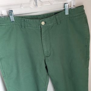 Vineyard Vines Slim Fit Club Pants in Green 34”W